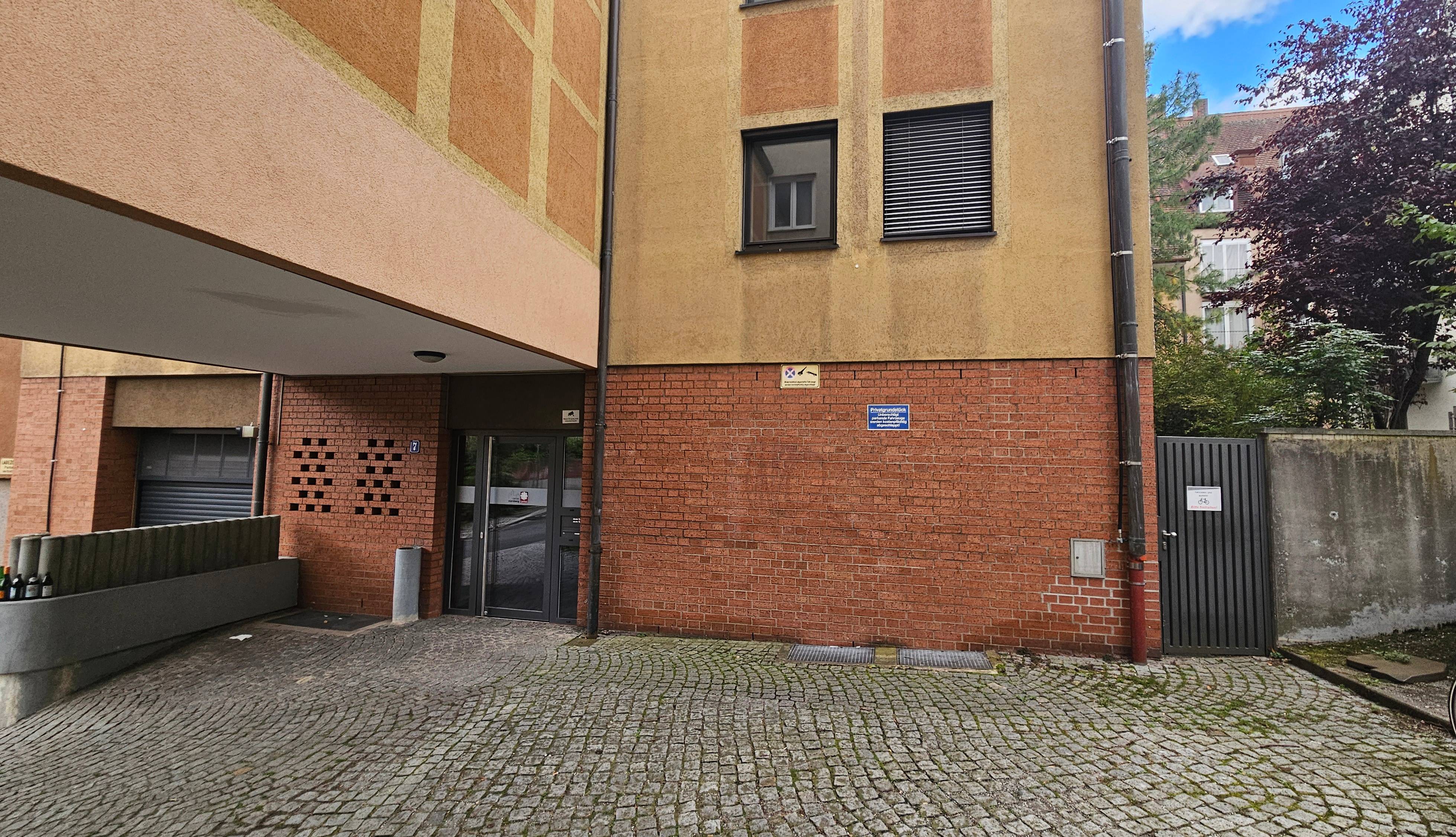 Perfektes, schalloptimiertes Studio für Content Creation.